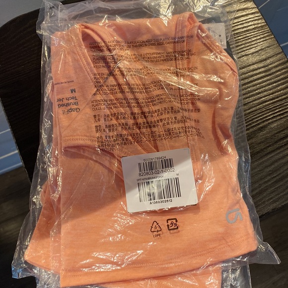 GapFit Brushed Tech Jersey Crop Tank - Picture 6 of 6